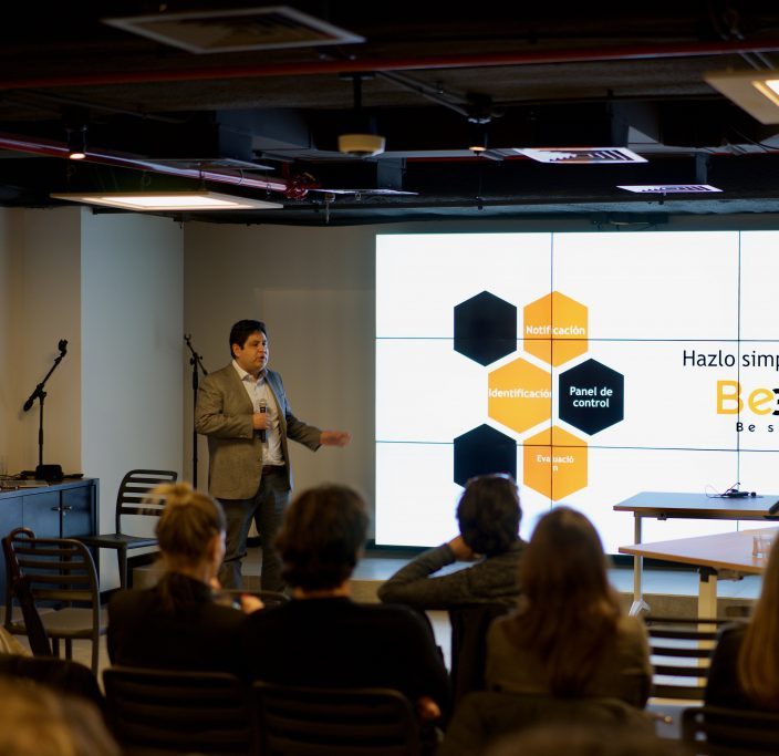 Cristian Bustos, CEO de Beeok: “…No dejar de soñar, estudiar y aprender, invertir y correr riesgos”.